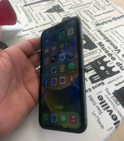 iphone 11 Nourmal 64Go