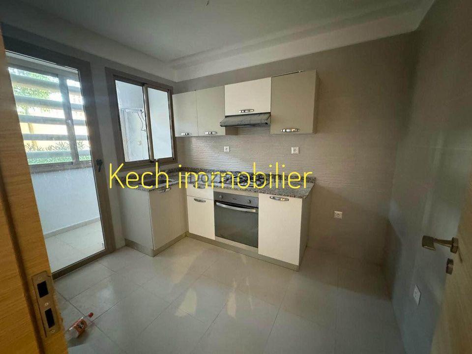 Appartement 2 chambres vide avec piscine