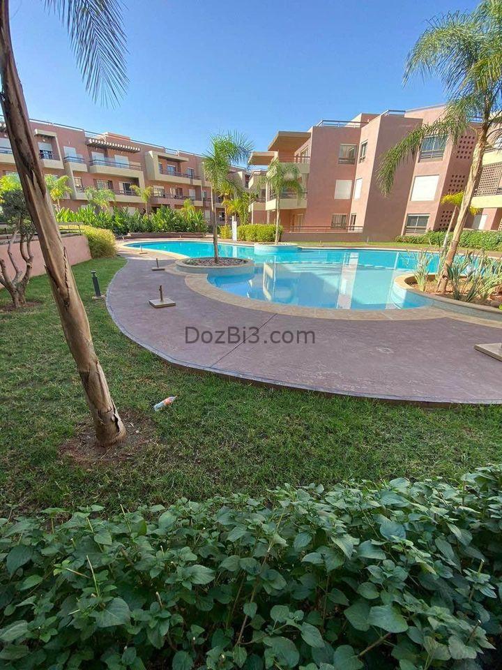 Joli appartement 2 chambres vide avec piscine