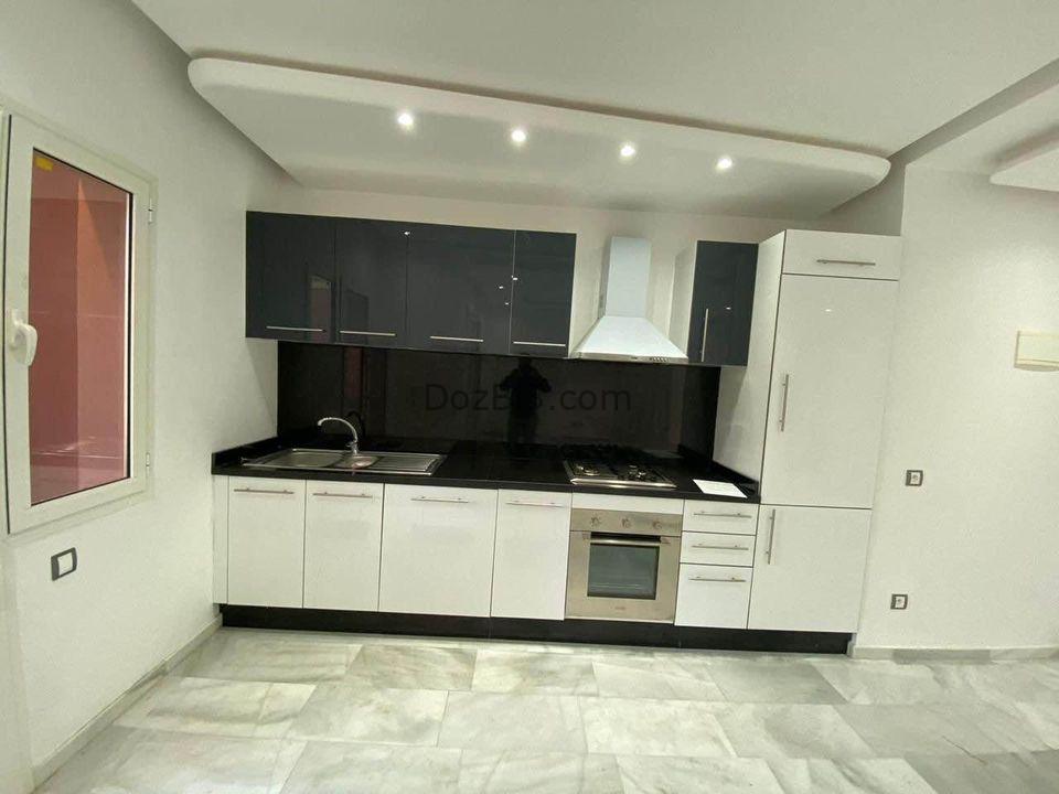 Joli appartement 2 chambres vide avec piscine