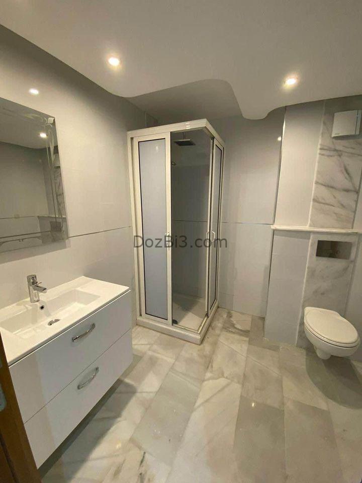 Joli appartement 2 chambres vide avec piscine