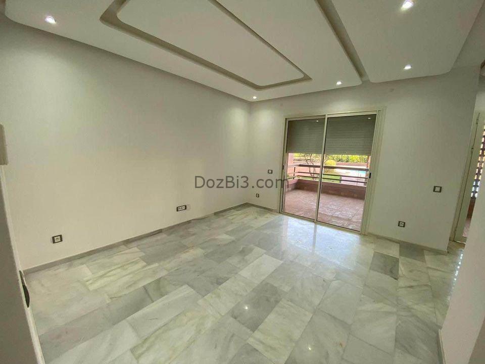 Joli appartement 2 chambres vide avec piscine