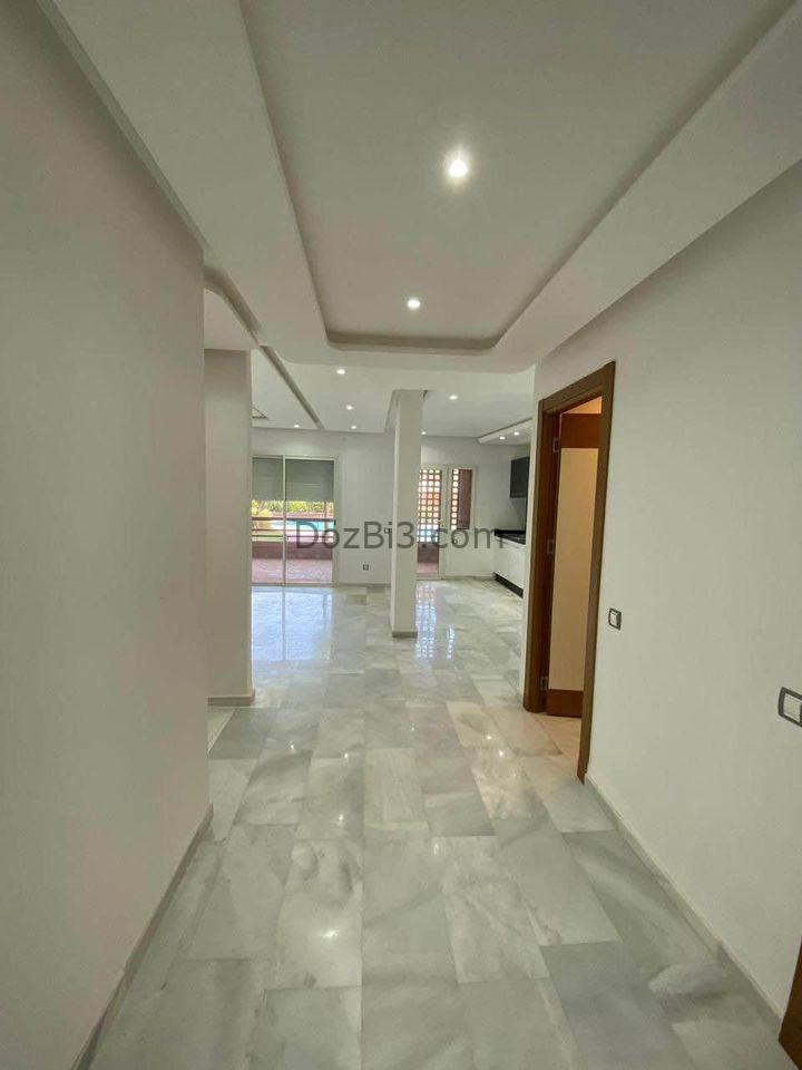 Joli appartement 2 chambres vide avec piscine