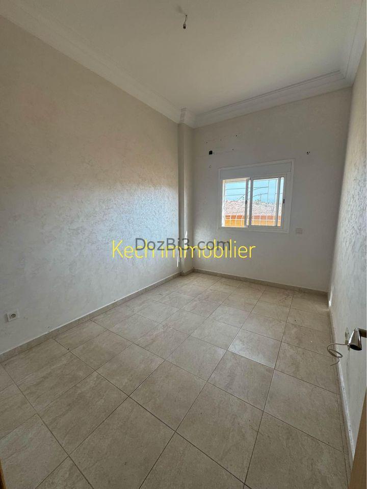 APPARTEMENT NON MEUBLE À LOUER