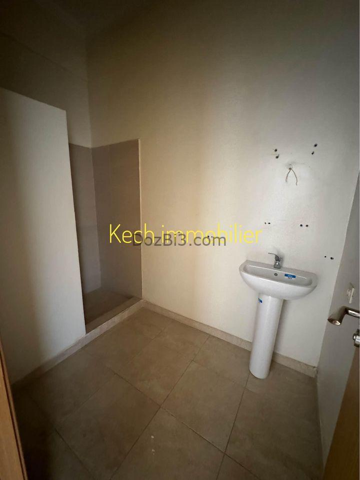 APPARTEMENT NON MEUBLE À LOUER