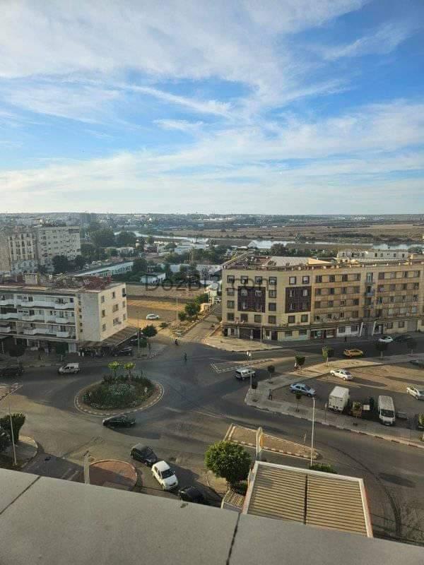 شقة للبيع بالفراش ديالها
