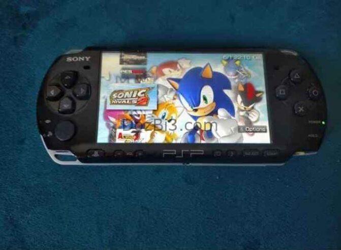 PSP مع جميع الاكسسوارات