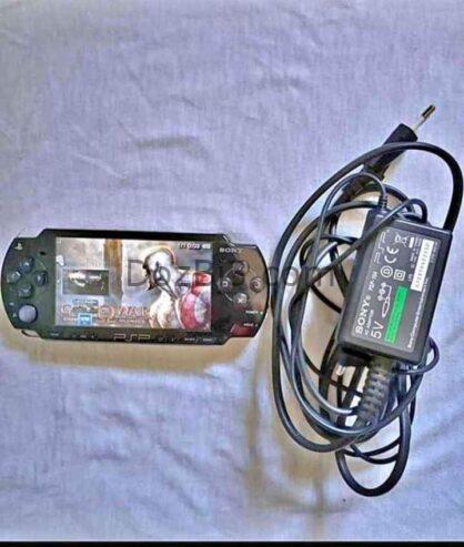 PSP مع جميع الاكسسوارات