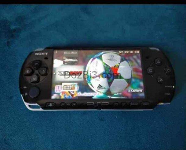 PSP مع جميع الاكسسوارات