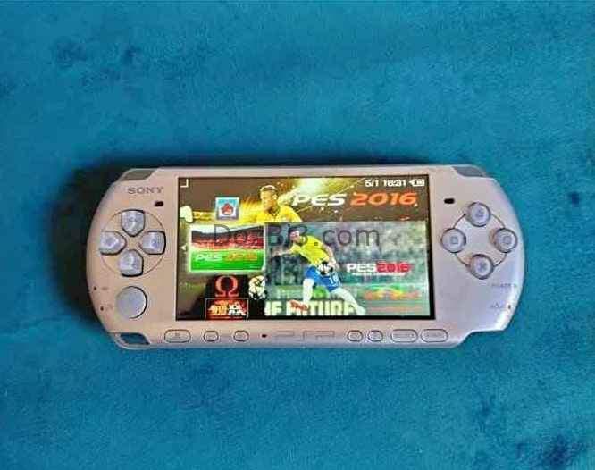 PSP مع جميع الاكسسوارات