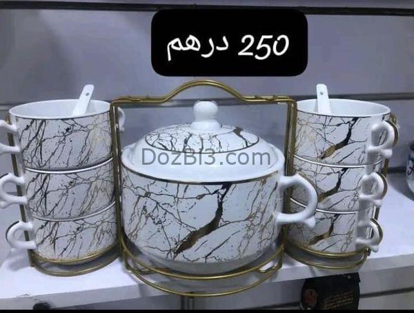 أواني منزلية متنوعة