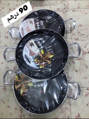 أواني منزلية متنوعة