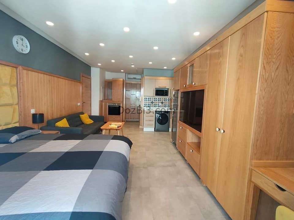 Location Studio neuf pour Fille