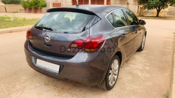 أوبيل أسترا كوصموص opel astra cosmos