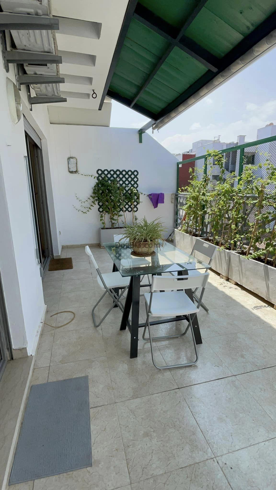 Studio meublé avec une magnifique terrasse