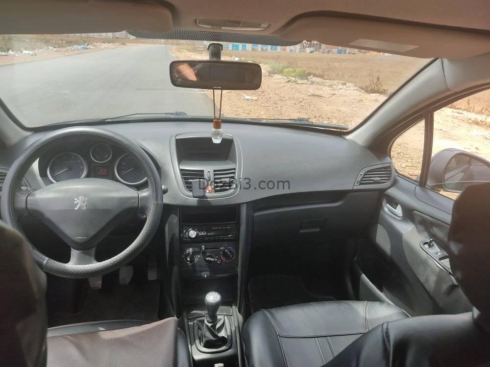 Peugeot 207 essence 2008