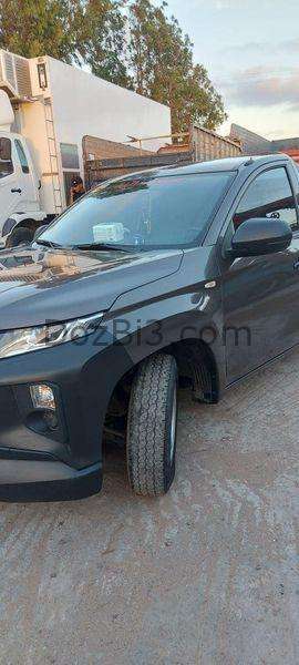 Mitsubishi L200 2023