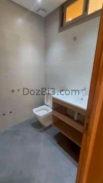شقة للبيع بالطابق الثالث