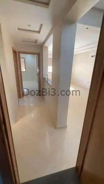شقة للبيع بالطابق الثالث