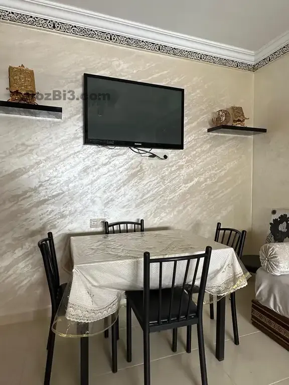 شقة مفروشة جديدة ونظيفة للكراء