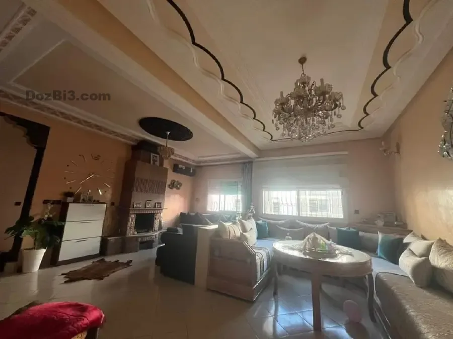 شقة للبيع طريق عين شقف