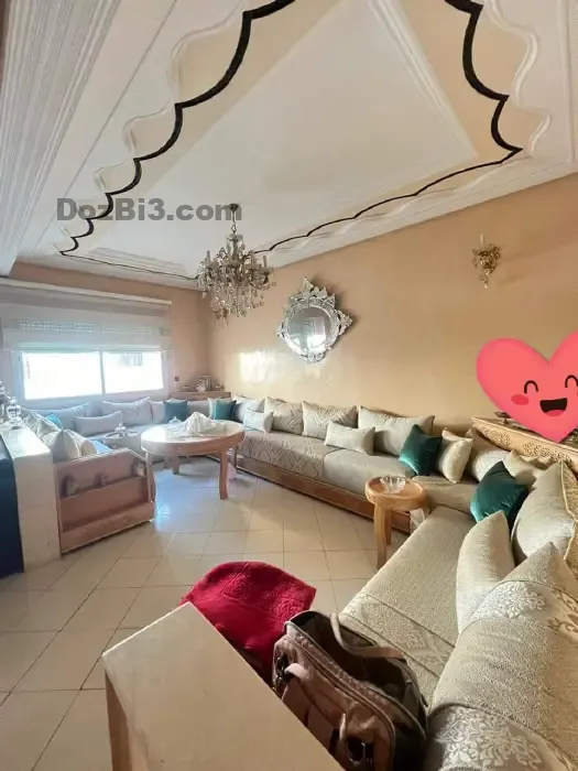 شقة للبيع طريق عين شقف