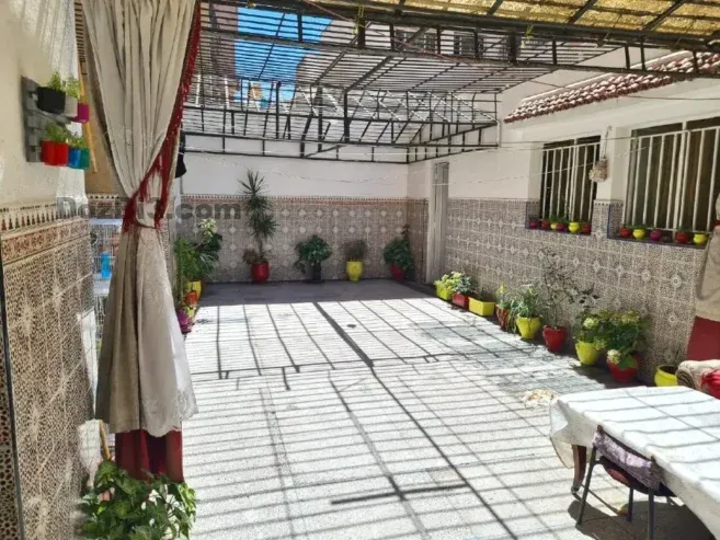 شقة للبيع بسلا الطابق الارضي