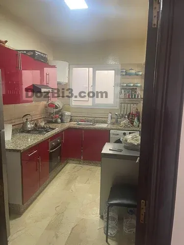 شقة للبيع عين الشق