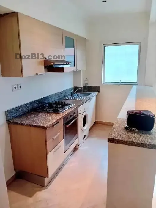 Studio vide moderne à louer
