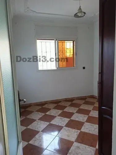 شقة للكراء قرب شارع لباز