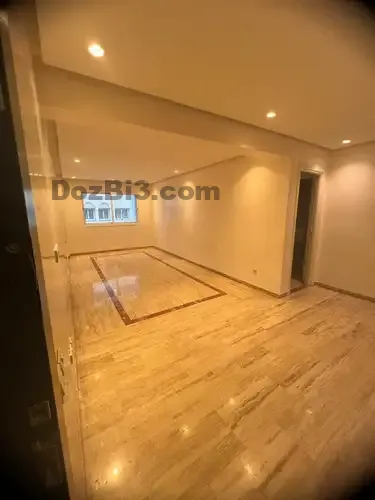 appartement vide disponible à Maarif