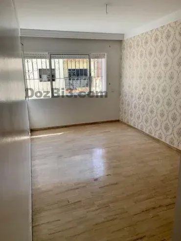 Appartement vide ensoleillé a louer