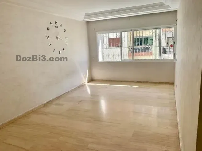 Appartement vide ensoleillé a louer