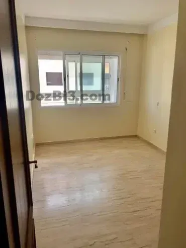 Appartement vide ensoleillé a louer