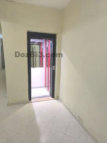 شقة للبيع تطل على الشارع في مبروكة