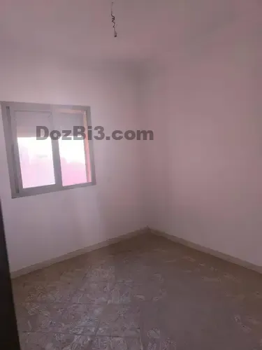 شقة للبيع تطل على الشارع في مبروكة