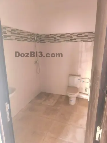 شقة للبيع تطل على الشارع في مبروكة