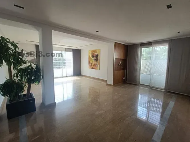 Très bel appartement à la location vide