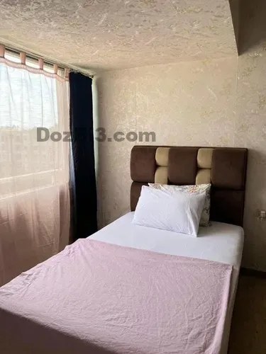 Chambre meublée pour une fille
