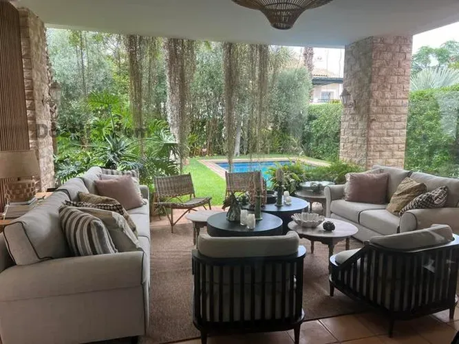 Superbe villa à vendre près du Morocco Mall