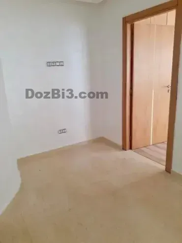 Studio Vide Moderne à louer à Belvédère
