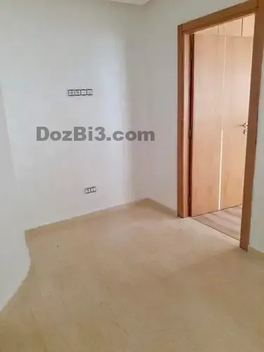 Studio Vide Moderne à louer à Belvédère