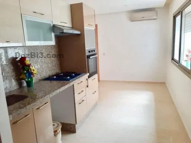 Studio Vide Moderne à louer à Belvédère