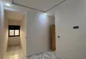 شقة للبيع بواجهتين عين الشقف
