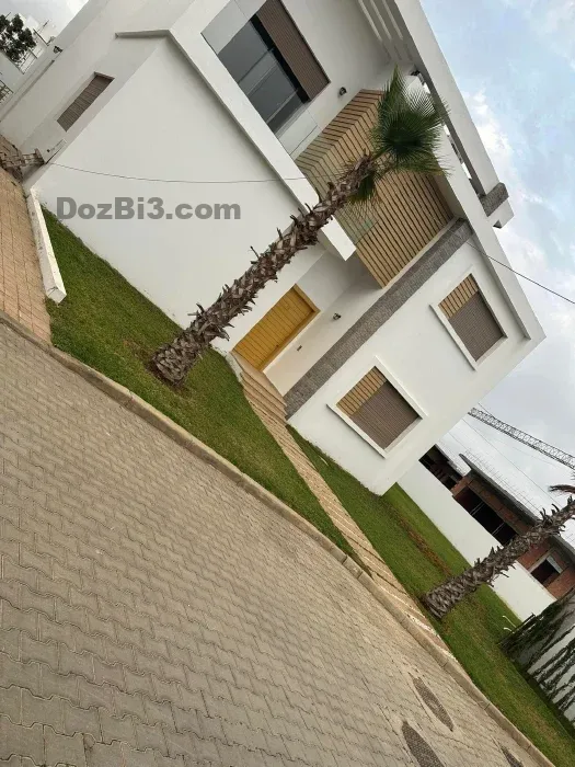 villa avec piscine haut standing neuf Elmenzeh