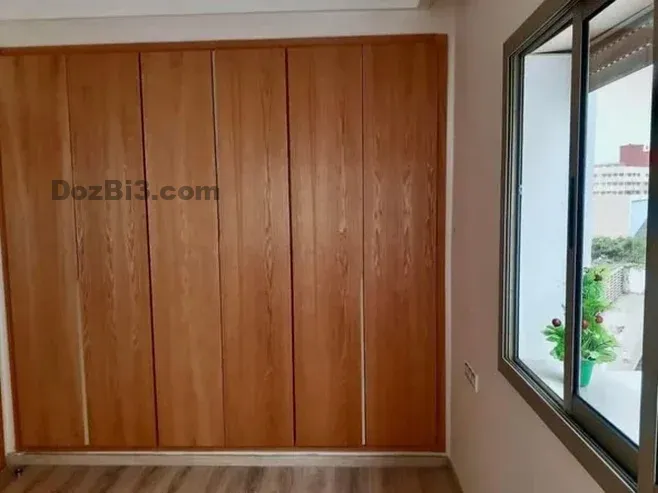 Studio Vide Moderne à louer à Belvédère