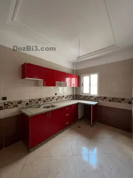 شقة للبيع طريق عين شقف القرويين