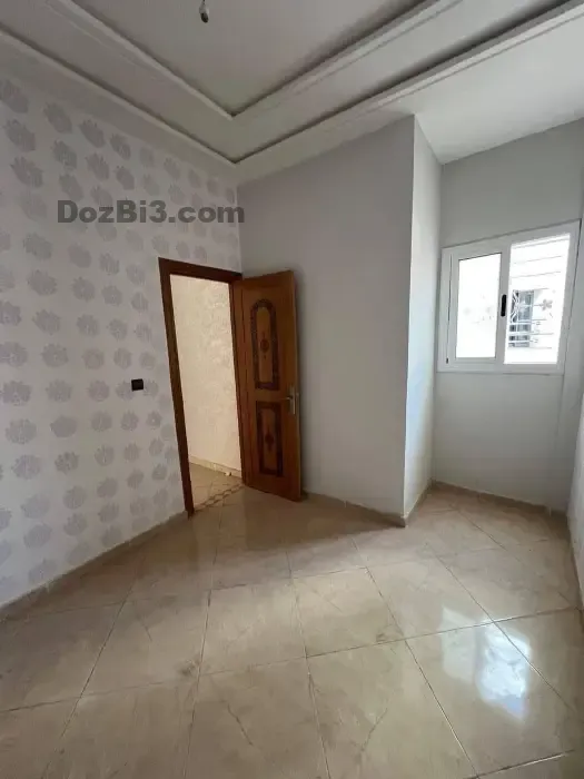 شقة للبيع طريق عين شقف القرويين
