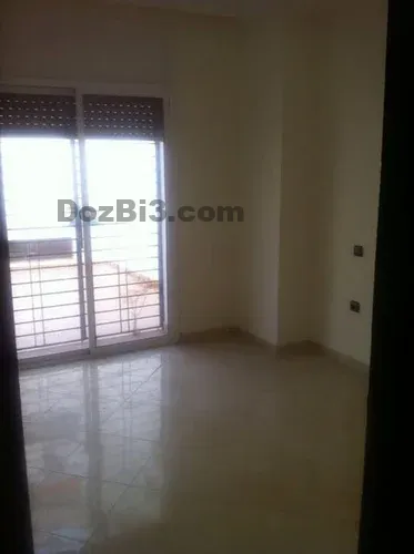 appartement disponible a la location diour jamaa