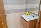 Studio Vide Moderne à louer à Belvédère